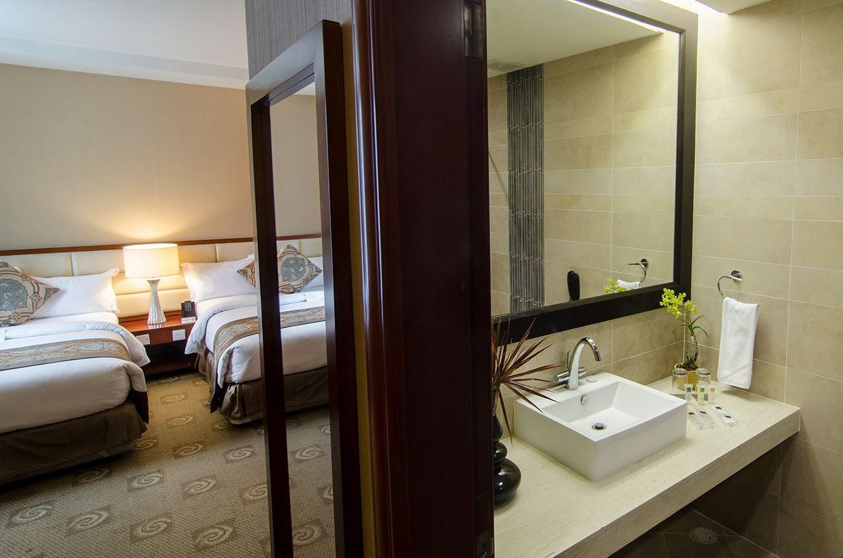 The Avenue Plaza Hotel Нага Екстериор снимка