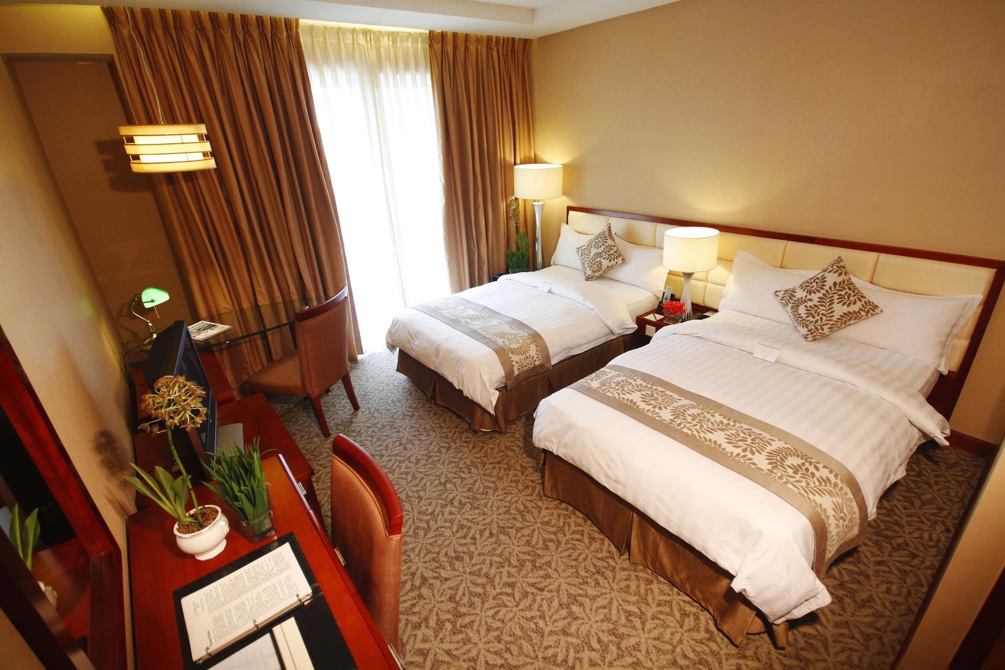 The Avenue Plaza Hotel Нага Екстериор снимка