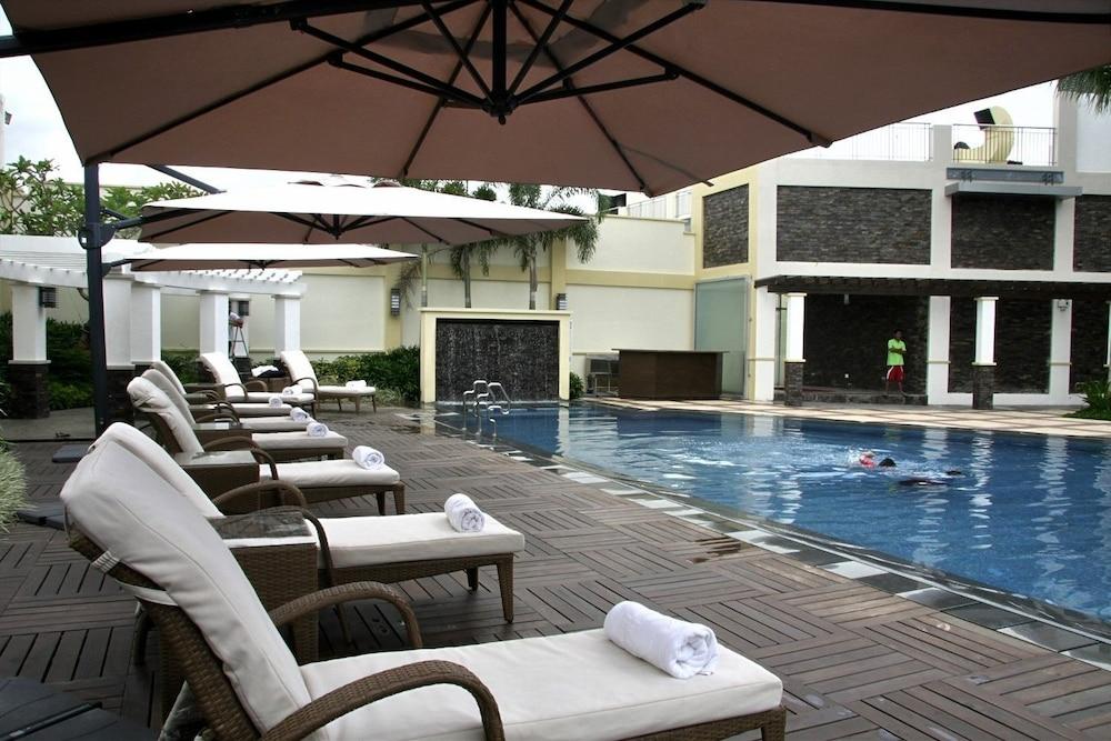 The Avenue Plaza Hotel Нага Екстериор снимка