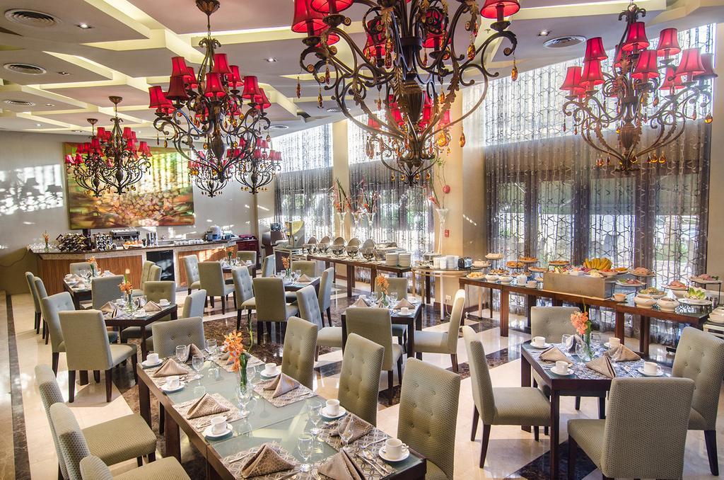 The Avenue Plaza Hotel Нага Екстериор снимка