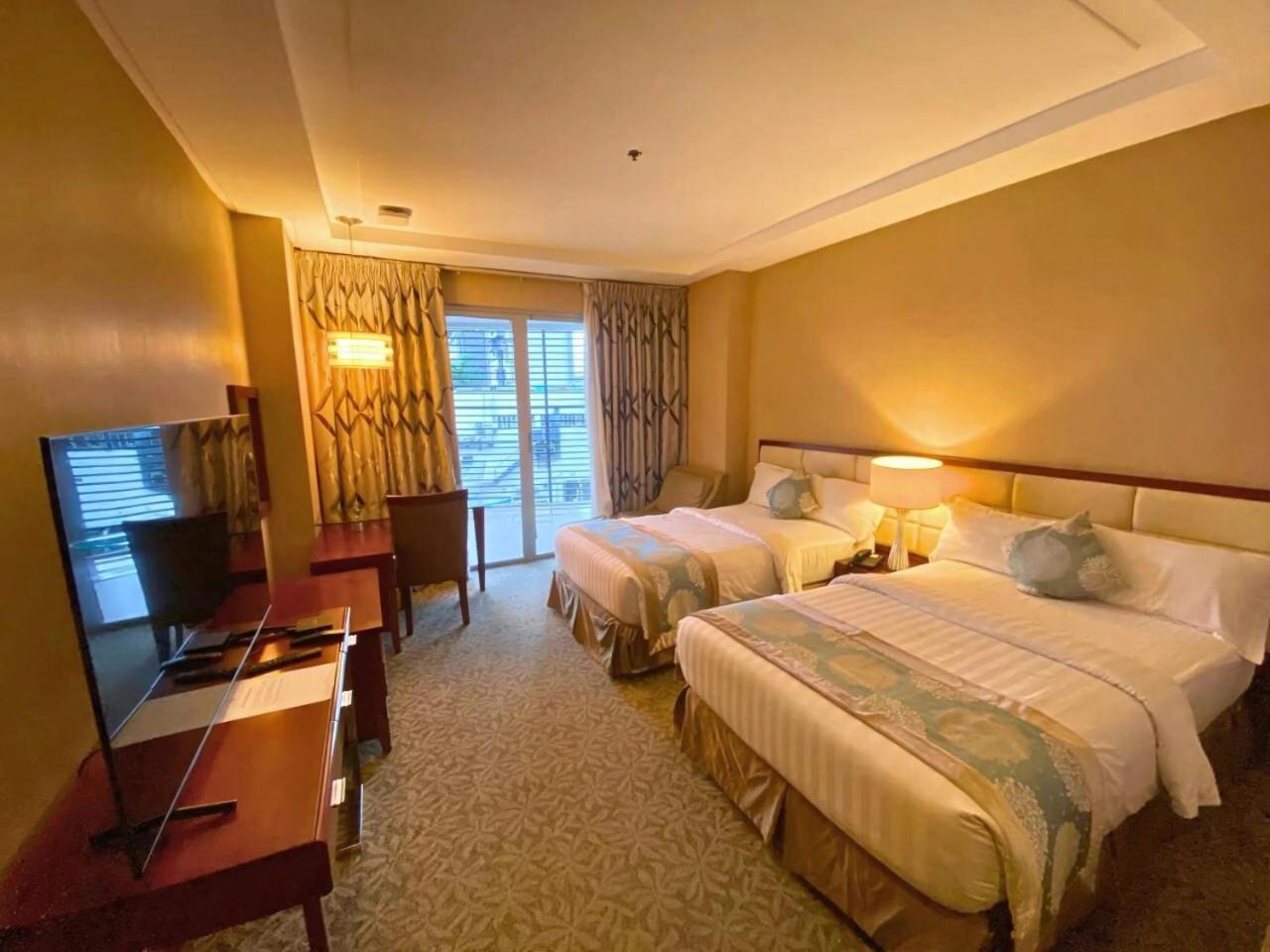 The Avenue Plaza Hotel Нага Екстериор снимка