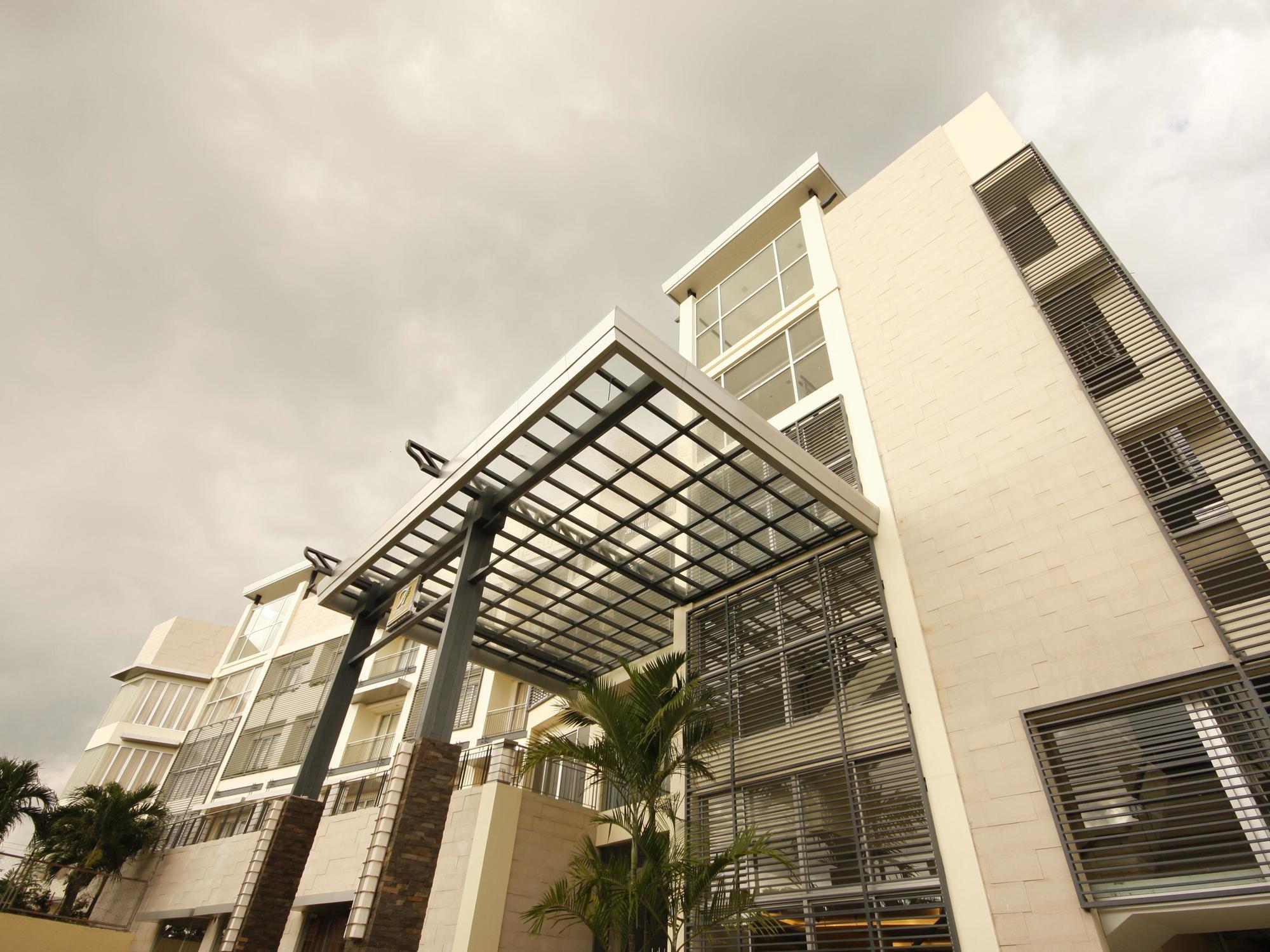 The Avenue Plaza Hotel Нага Екстериор снимка