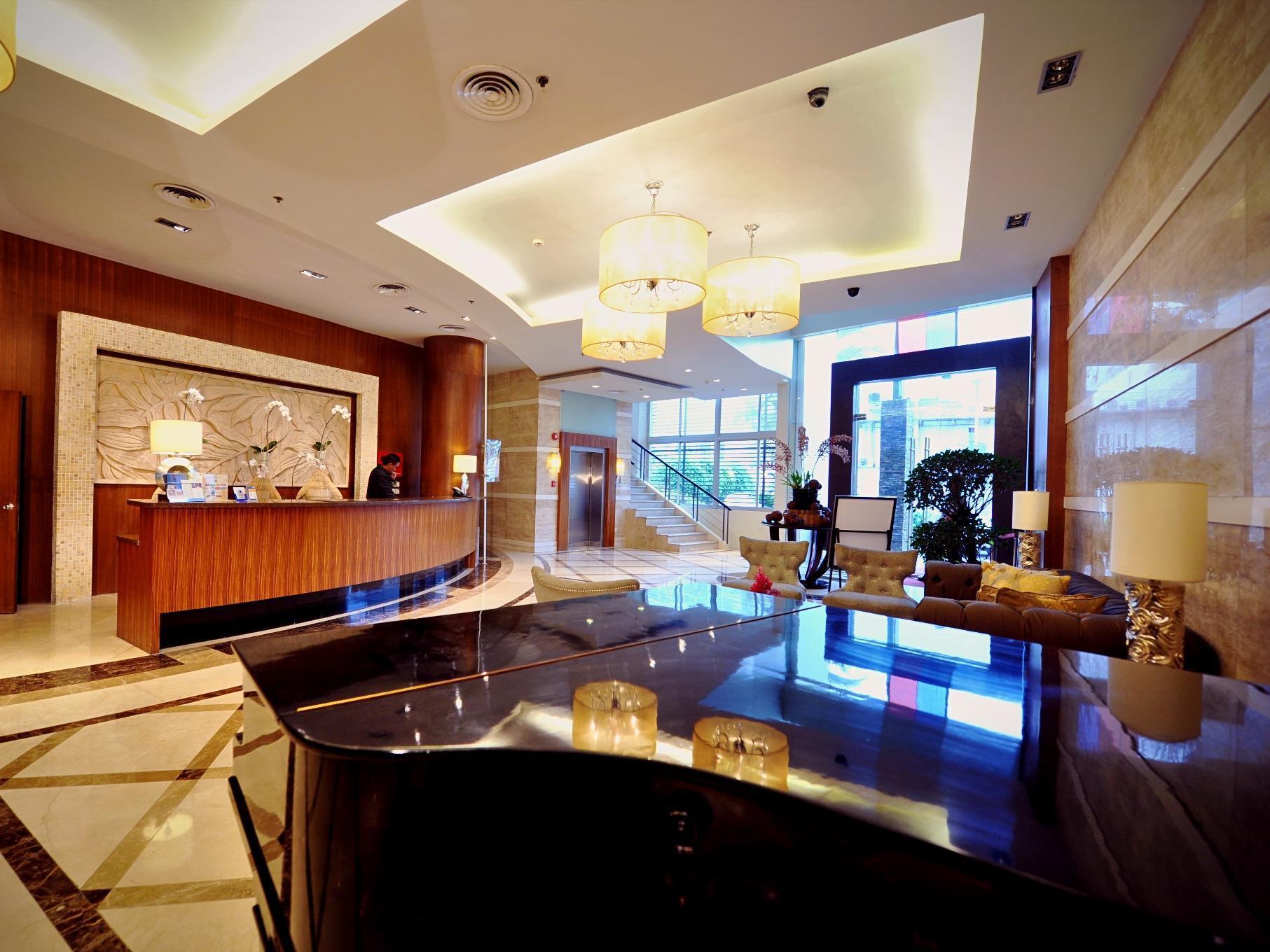 The Avenue Plaza Hotel Нага Екстериор снимка