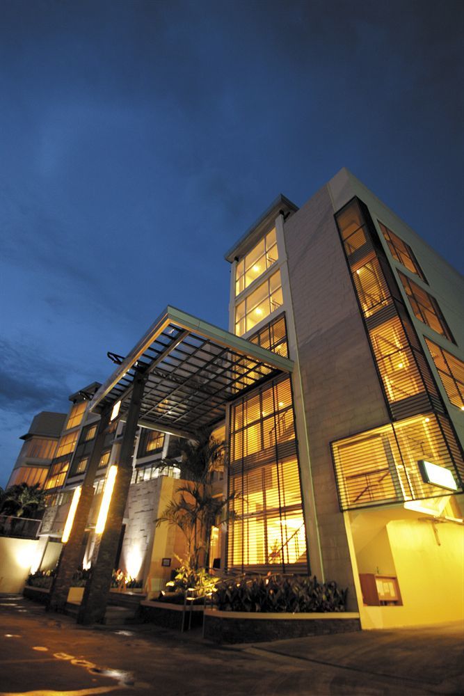 The Avenue Plaza Hotel Нага Екстериор снимка