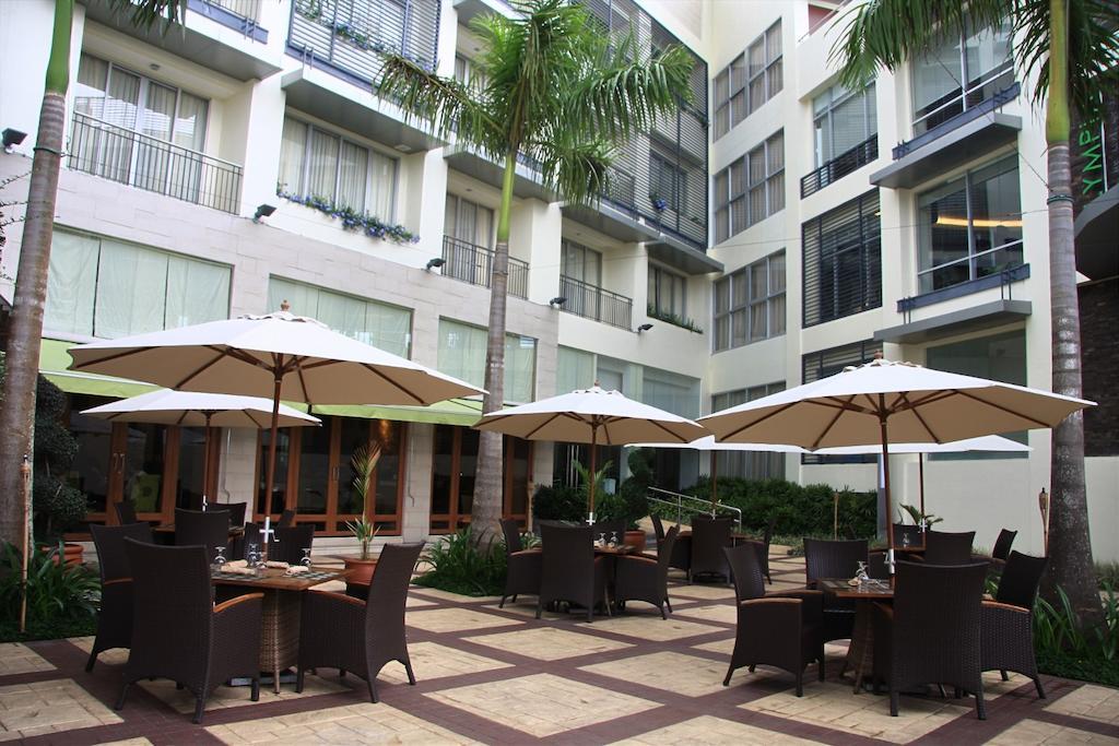 The Avenue Plaza Hotel Нага Екстериор снимка
